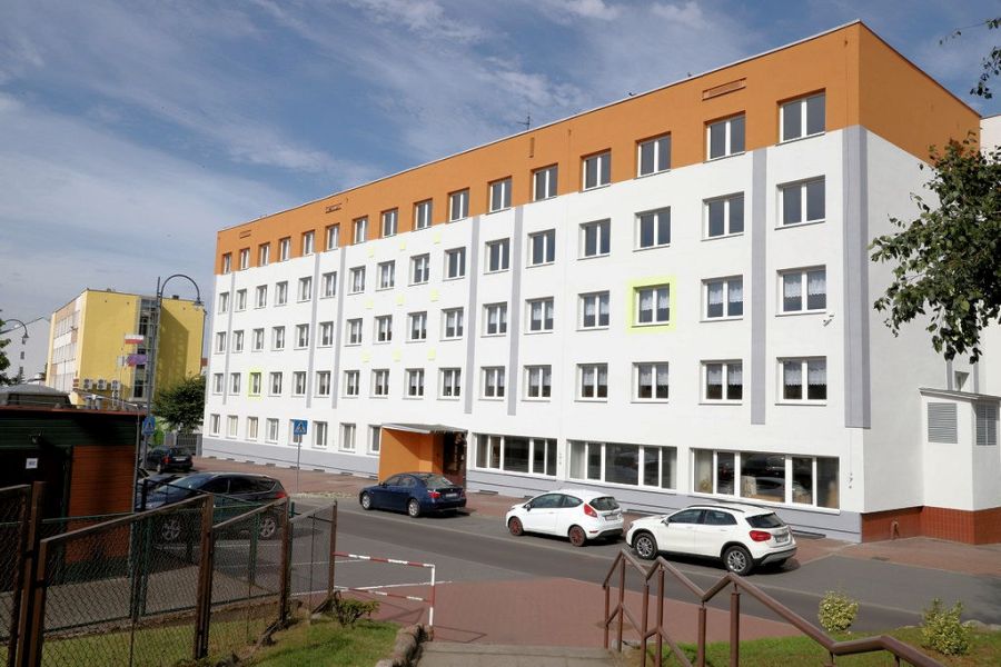 Internat Technikum Lenego - budynek - lewe skrzydo - widok od ulicy