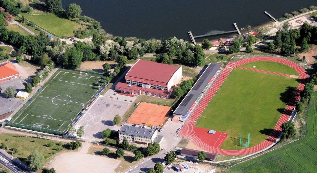 Tuchola - obiekty rekreacyjne OSiR (obiekty sportowe i kpielisko)