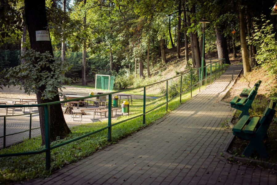 Kompleks Turystyczny Sudety - BANDEROZA - miejsce na opgnisko