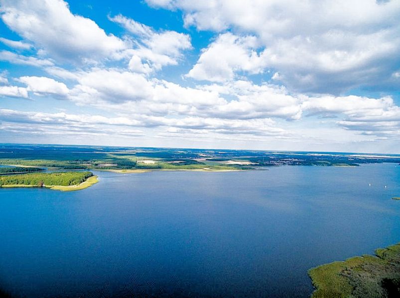 Lubiatw - panorama jeziora Sawskiego z wiey widokowej Joanna