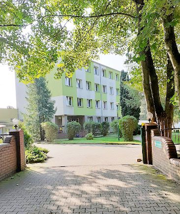 OW STA - budynek gwny - widok od strony bramy wjazdowej